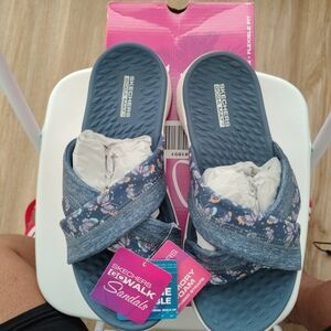 Skechers Pink Boxed Go Walk Sandals